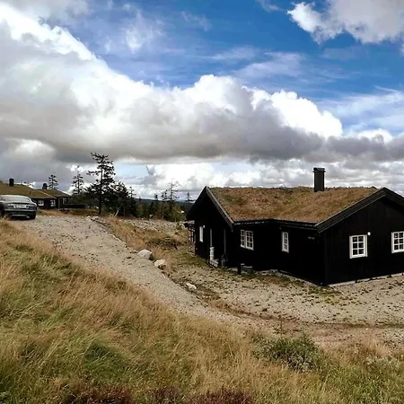 Romslig Familiehytte Med Vedfyrt Badestamp *