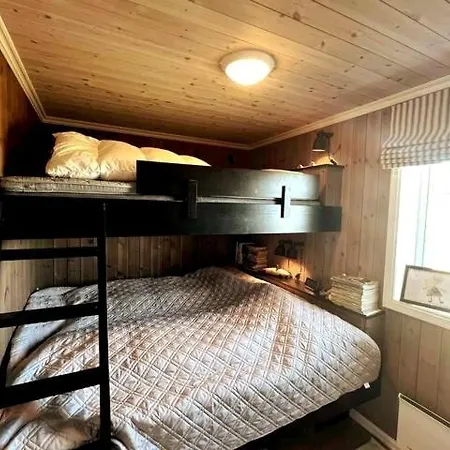 Vakantiehuis Romslig Familiehytte Med Vedfyrt Badestamp Loten